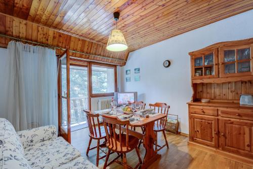 Bardonecchia Appartement | La Tana dello Scoiattolo Skiing nearby - Happy Rentals