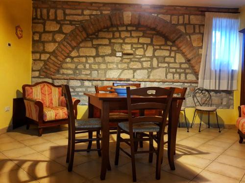 Morcone Maison | La Taverna