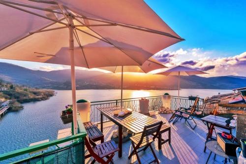 Castel di Tora Maison | La terrazza sul lago Turano