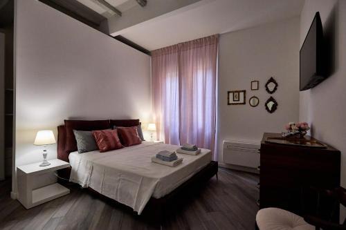 Historic Center Appartement | LA TORRE LUNGA -Smart Working- 150 m dalle-from Due Torri-Two Towers