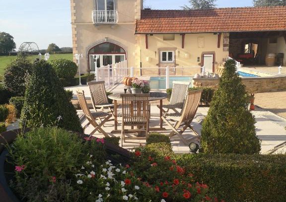 Essertenne Maison | La Tour D'Elaine