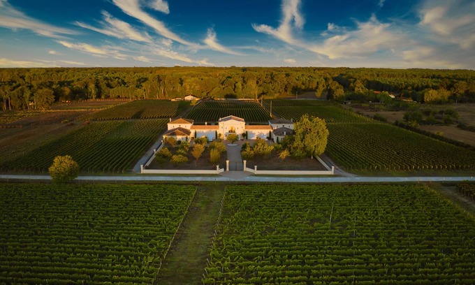 Saint-Laurent-de-Medoc Villa | La Tour Grand Cru du Château Saint Laurent