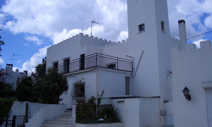 Saulx-les-Chartreux Maison | La Tour Prends Garde: Grande propriété de caractère avec piscine chauffée