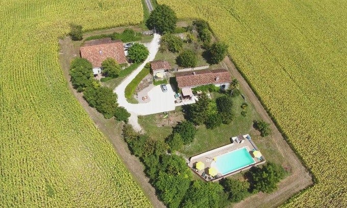 Nanteuil-de-Bourzac Maison | La Tranquillité, Le Calme