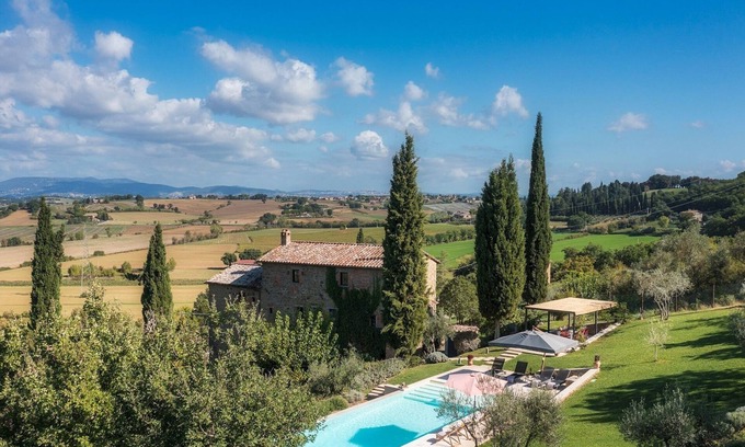 Badiola Villa | La Vecchia Pieve 8, Emma Villas