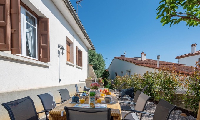 Montauriol Maison | La Vigneronne by Interhome