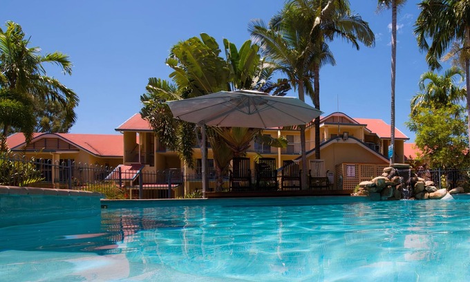 Cannonvale Station Balnéaire | La Villa Beach Crt. King BR A/C Pool 250m from beach, 2km Airlie Central