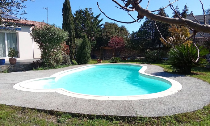 Frontignan Villa | La villa du soleil sereine et familiale..Animal de compagnie accepté.
