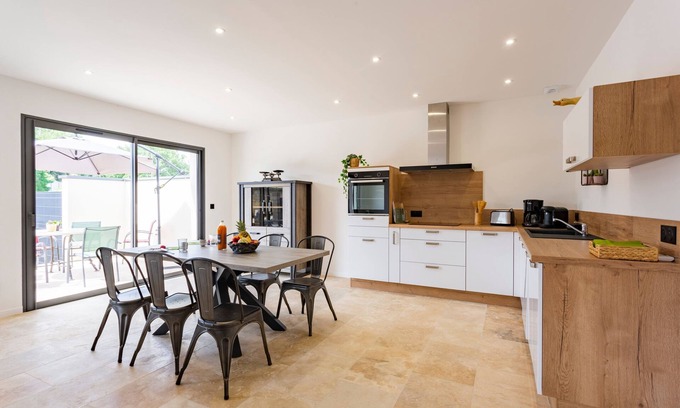 Saint-Victor-la-Coste Maison | La Villa de l'Olivier - Charmante maison climatisée pour 6