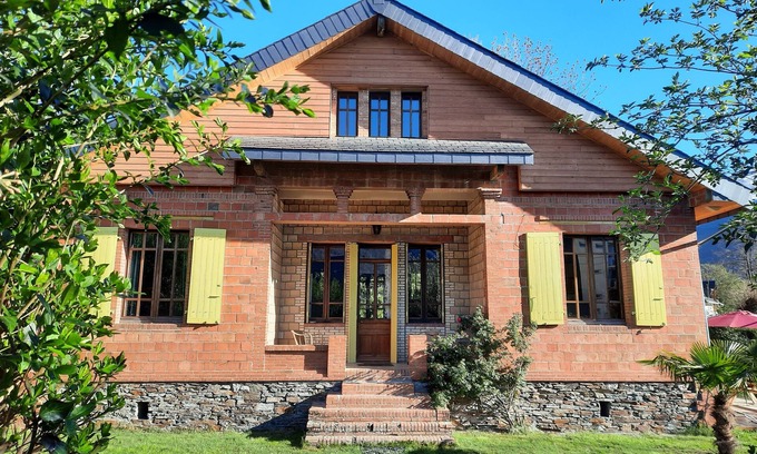 Bagneres-de-Luchon Villa | La Villa Luchonnaise, 5mn du Centre ville, Télécabine et Thermes.