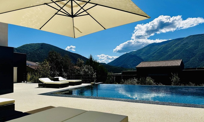 Mollans-sur-Ouveze Maison | La "Villa Romy" Piscine et Spa face au Ventoux en Provence, 5 étoiles