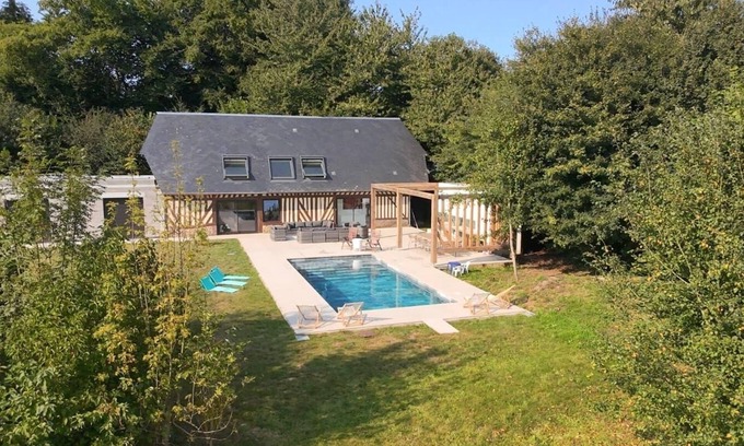 La Lande-Saint-Leger Villa | La Villa Saint-Léger - Maison normande rénovée 5 chambres - piscine - jardin