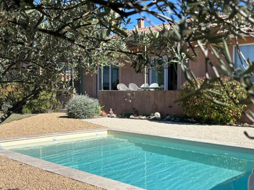 Bedoin Maison | La Villa Tanamera, très jolie maison piscine, à 2 pas du centre-ville