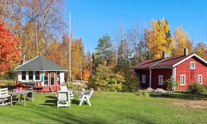 Kehys-Kainuu Maison | Laattajan hirsipirtti by Interhome