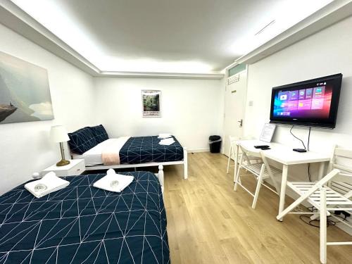 Haggerston Maison | Laburnum House-Comfortable Rooms Near City of London