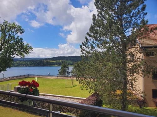 Malbuisson Appartement | Lac Saint-Point au balcon