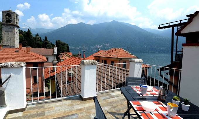 Carate Urio Maison | LaCasetta Como Lakeview Terrace appartement rénové.