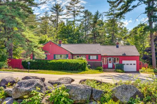 Weirs Beach Maison | Laconia Resort Home Less Than 2 Mi to Lake Winnipesaukee