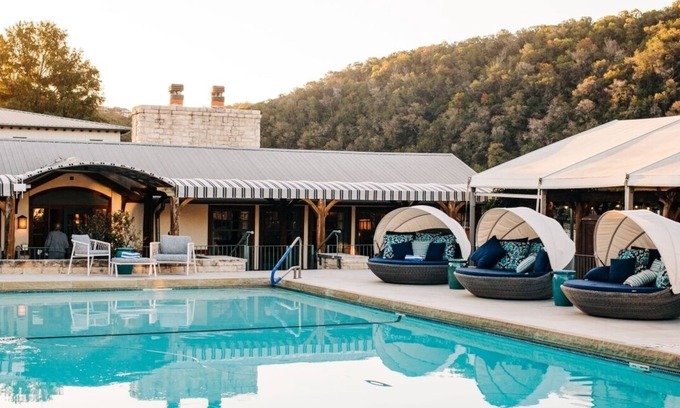 Lake Austin Village Hôtel | Lady Bird Johnson Suite, Lake Austin Spa Resort, Full Wellness Experience