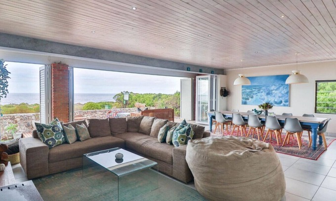 Kleinmond Maison | Lady Serenity - unwind in the hot tub