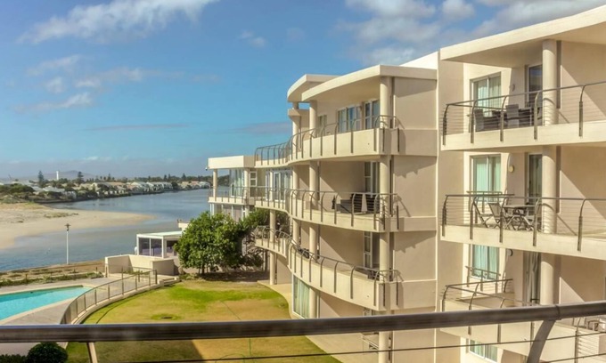Lagoon Beach Appartement | Lagoon Beach Apartment with Pool and Ocean Views