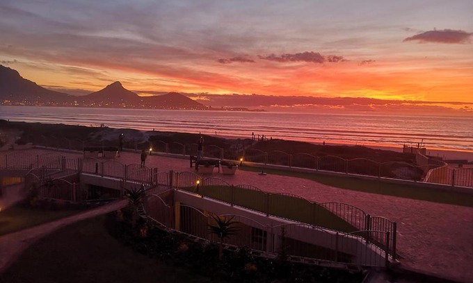 Lagoon Beach Appartement | Lagoon Beach Neptune Isle Cape Town