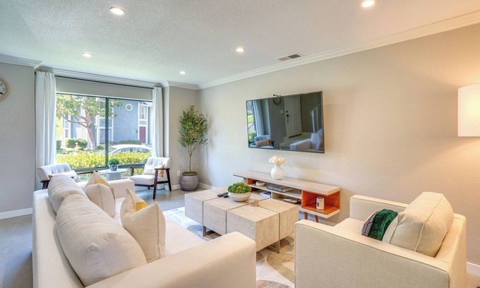 Laguna Niguel Maison | Laguna Niguel Townhouse w/ Community Pool Access!