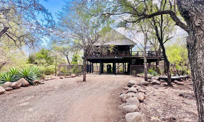 Marloth Park Maison | Lahlekile Nathi log cabin in Marloth Park