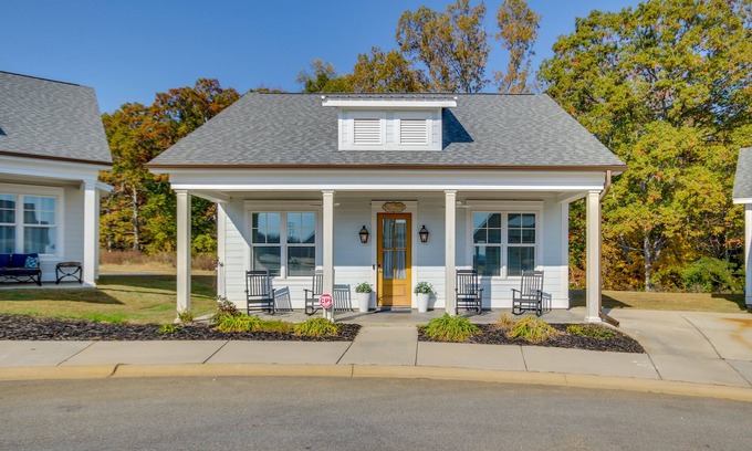 Greenwood Cottage | Lake Access & Boat Slip: Greenwood Cottage!