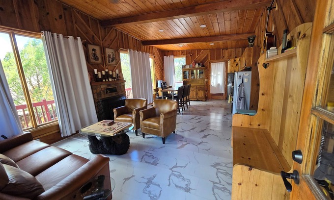 Payson Cabine | Lake access, Quiet, Family and pet friendly