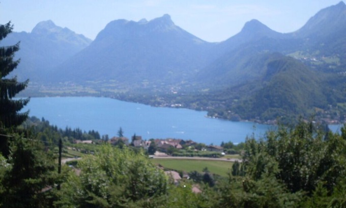 Talloires-Montmin Appartement | studio vue lac et montagne