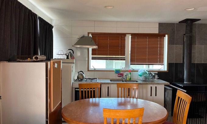 Ashburton Lakes Maison | Lake Clearwater Lodge - Stunning Alps Surrounds