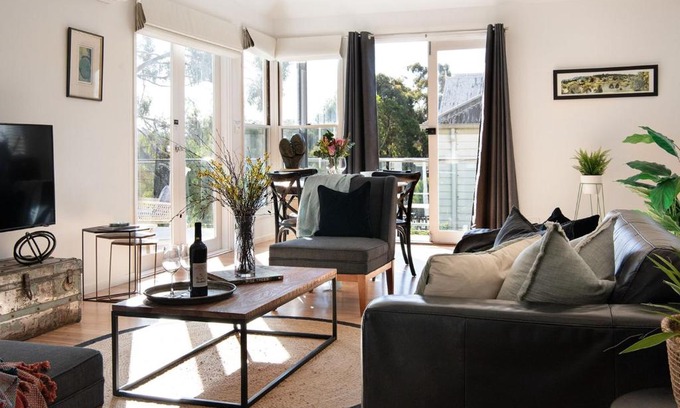 Daylesford Maison | Lake Como Villa - Lake Daylesford on your doorstep