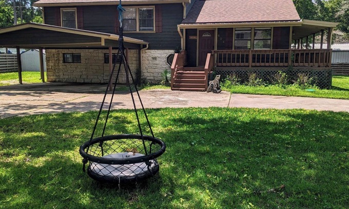 Montgomery Maison | Lake ConRoy Estates Unit A w/Pool Access