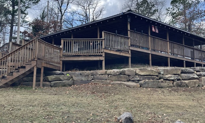 Texanna Maison | Lake Daze Lakefront Retreat- Sleeps 8 or more