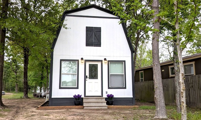 Quitman Cabine | Lake Fork Luxury and Leisure. 2 story cabin in gated resort. Many amenities!