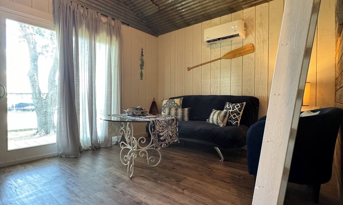Quinlan Cabine | Lake Front Cabin with Marina Access