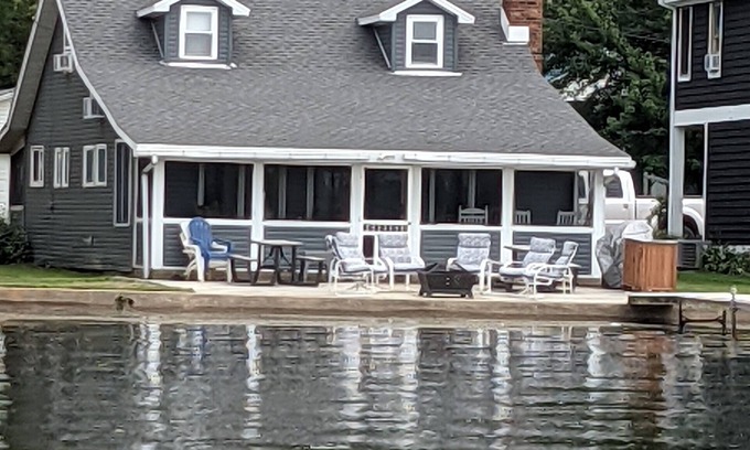 Conneaut Lakeshore Maison | Lake front cottage recently remodeled w/ private dock and optional pontoon boat.