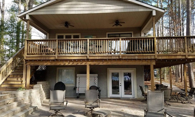 Quail Ridge Maison | Lake Front Cozy Cottage