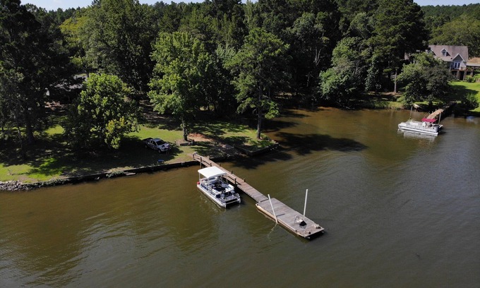 Ridgeway Maison | Lake front home with floating dock and boat launch on Lake Wateree, SC