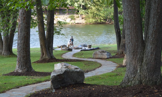 Treasure Lake Maison | Détente au bord du lac avec bain à remous toute l'année et bateau ponton disponible!