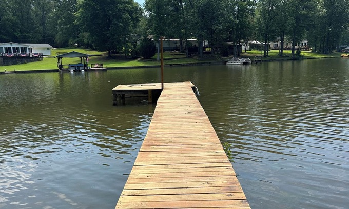 Waterloo Maison | Lake Greenwood /Waterfront/RV Sleeps 4
