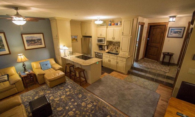 Summit Cove Maison | Lake Haus #C9 by Book by Owner