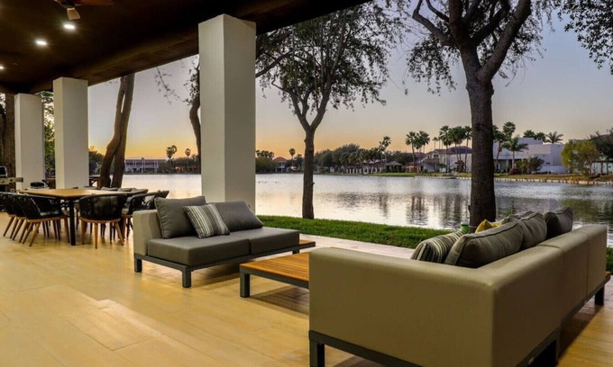 Mission Maison | Lake Home: Relax and Unwind in Mission Hidden Gem