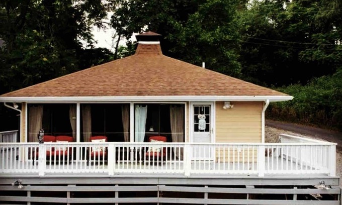 Dublin Maison | Lake Home with the awesome Lakeview beautiful sunset very private!