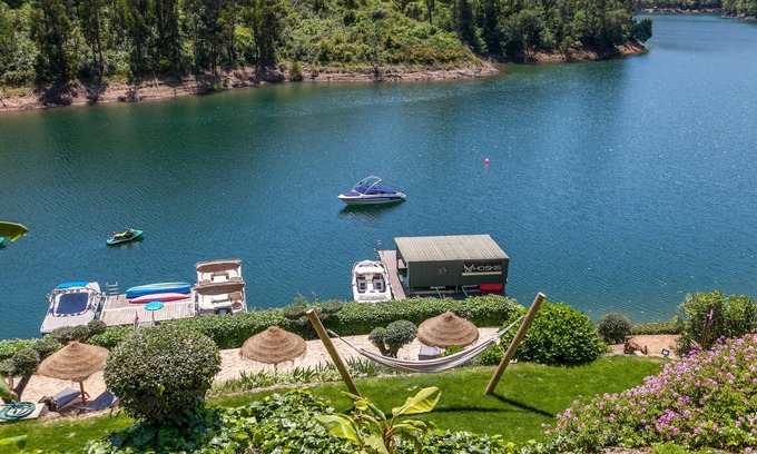 Tomar Maison | Lake House - Grandpa's House - Jacuzzi and private beach
