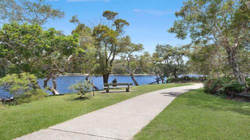 Currimundi Maison | Lake House
