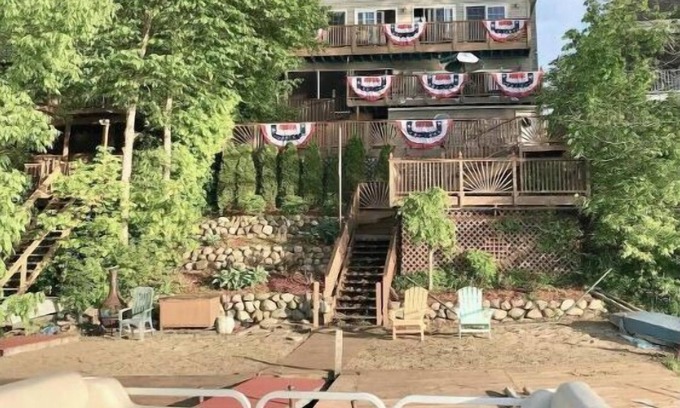 Lapeer Maison | Lake House Chalet Gorgeous Sunsets Lake Nepessing