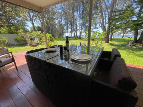 Brightwaters Maison | Lake House Escape - Lake Front Couples Retreat!