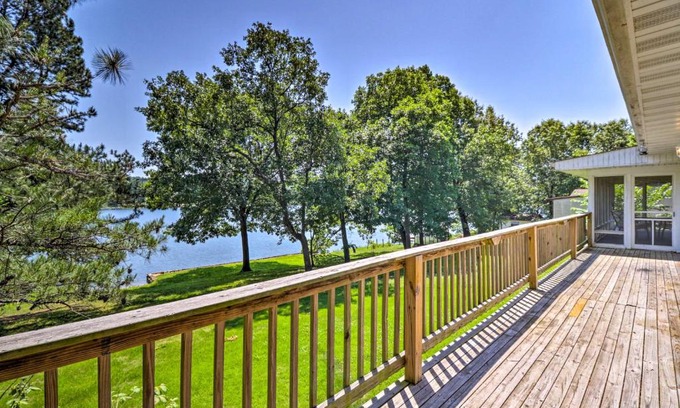Horseshoe Bend Maison | Lake House in Horseshoe Bend Near Ozark Forest!